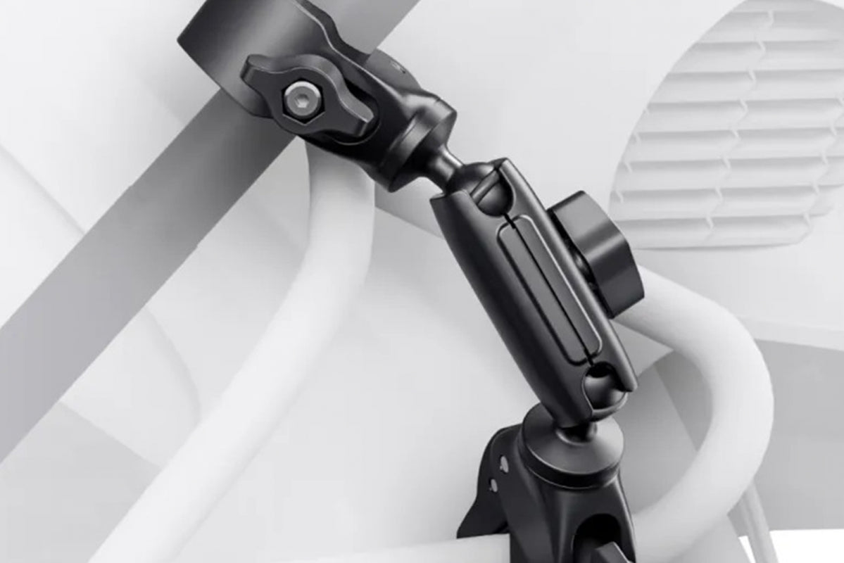 Držák na selfie tyč na motorku